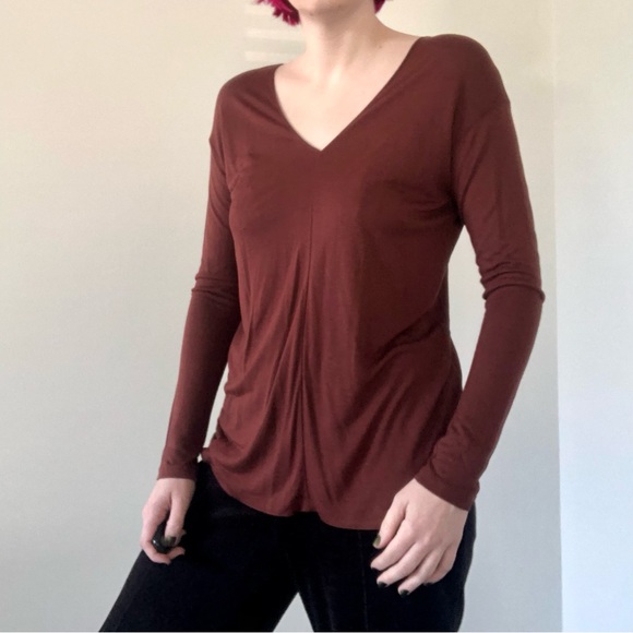 Vince Tops - NWT Vince Long Sleeve V-Neck Pullover T-Shirt Blouse in Henna